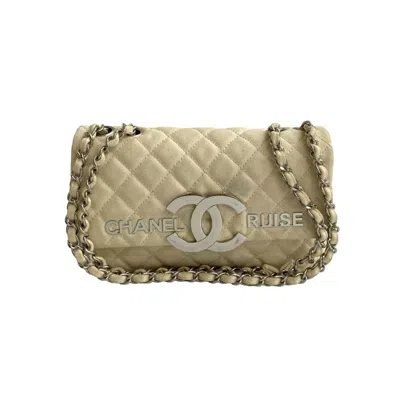 Pre-owned Chanel White Canvas Shoulder Bag ()