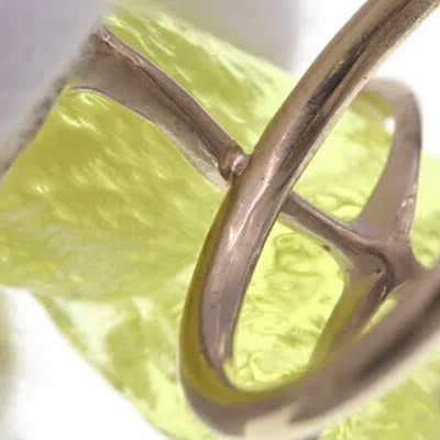 Pre-owned Dior Christian  Yellow Metal Plastic Band Ring ()