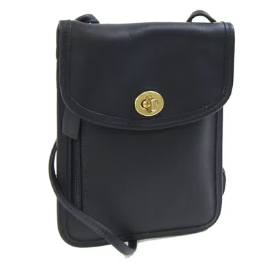 Pre-owned Coach Black Leather Pochette Shoulder Bag ()