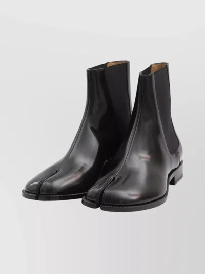 Maison Margiela Tabi Toe Ankle Boots In Black