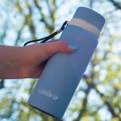 London Sip Infuser Bottle 25oz In Blue