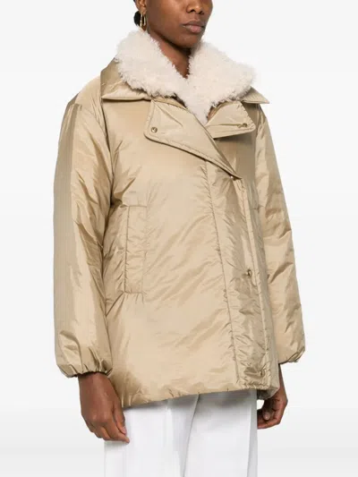 Moncler Voue Sherpa-collar Quilted Jacket In Neutral