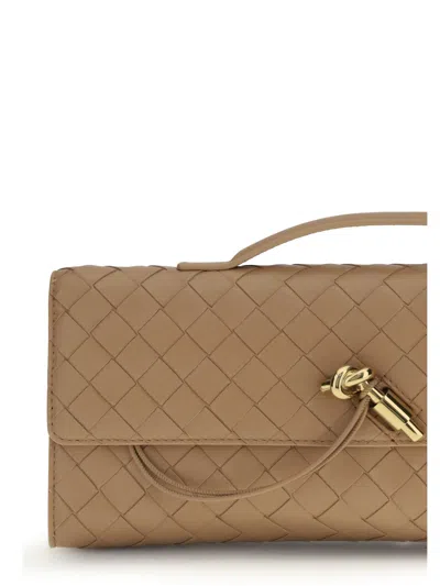 Bottega Veneta Womens Biscuit-m Brass Andiamo Intrecciato Leather Clutch Bag In Brown