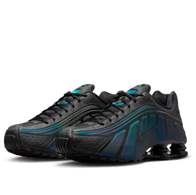 Nike Shox R4 Se Sneakers In Multi