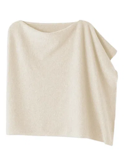 垂坠领羊绒斗篷