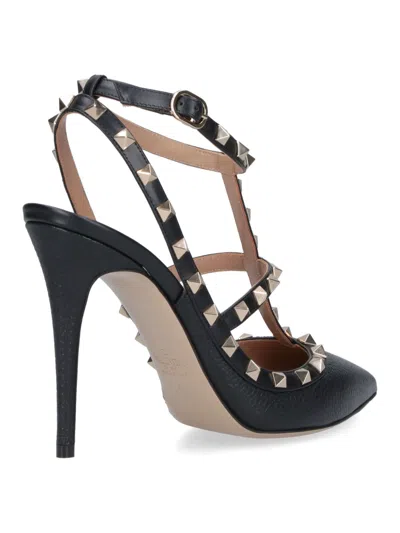 Valentino Garavani Studded Leather Decollete Pumps In Black