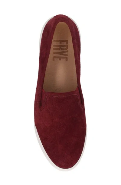 Frye Mia Flat In Burgundy