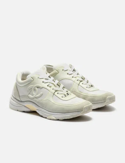 Pre-owned Chanel Suede &amp; Leather Cc Low Top Sneakers