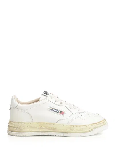 Autry Medalist Low Vintage X Mihara Yasuhiro White Sneakers With Handcrafted Sole In Leather Man In White