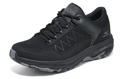 Skechers Go Trail In Black