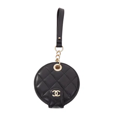 Pre-owned Chanel Black Quilted Lambskin Leather Cc Logo Chain Round Luggage Tag