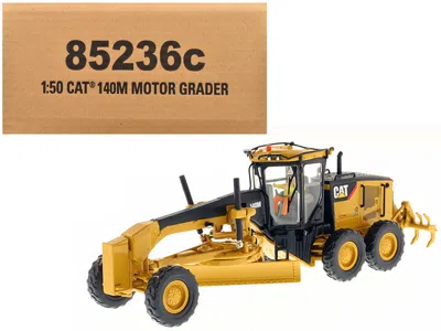 Diecast Masters Cat Caterpillar 140m Motor Grader With Operator "core Classics Series" 1/50 Diecast Model By Diecast In Yellow
