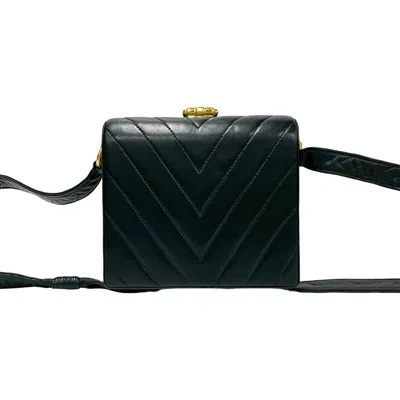 Pre-owned Chanel Black Leather Pochette Shoulder Bag ()