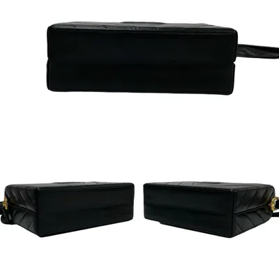 Pre-owned Chanel Black Leather Pochette Shoulder Bag ()