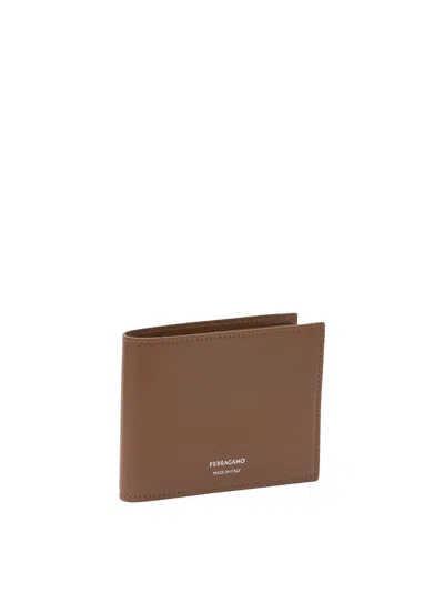 Ferragamo Compact Brown Wallet With Minimalist Design And Subtle Stitching In Brown