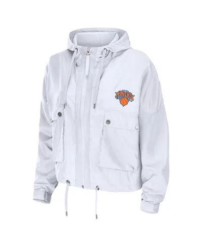 Wear By Erin Andrews Women's White New York Knicks Cropped Full-zip Windbreaker Jacket In White