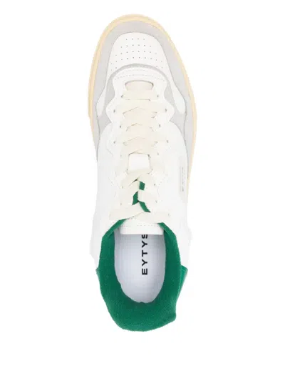 皮质拼接运动鞋