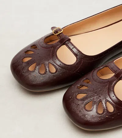Chloé Flat Shoe With Burnished Look Made In Italy In Burgundy