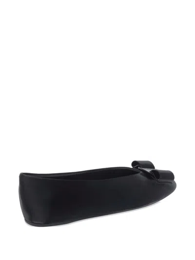 Ferragamo Black Leather Vanna I Ballerinas In Black
