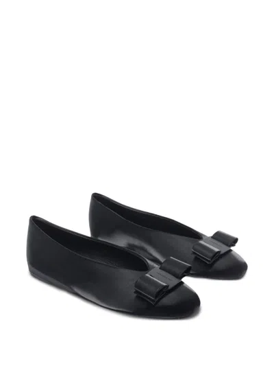 Ferragamo Black Leather Vanna I Ballerinas In Black