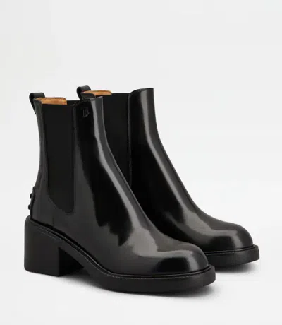Tod's Janeiro Gomma Leather Chelsea Boots In Black