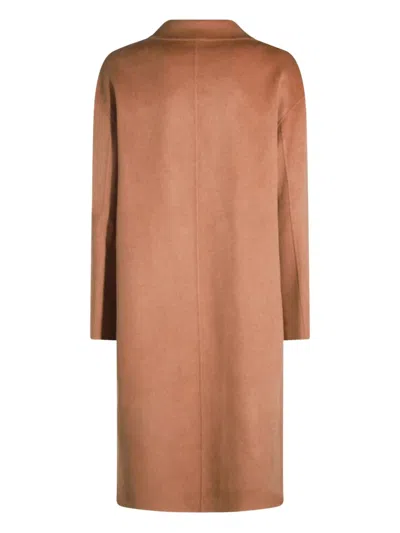 双排扣羊毛大衣