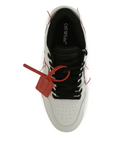 ARROW 箭头图案板鞋