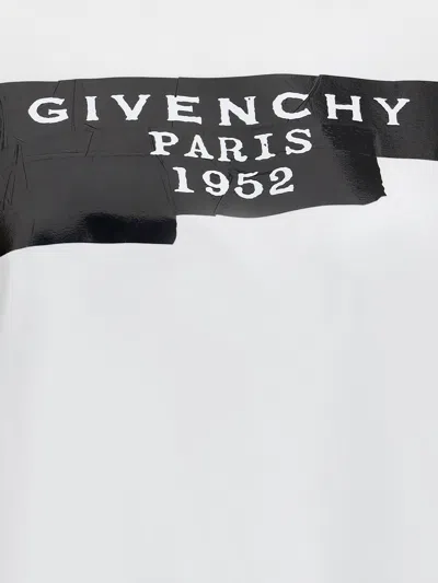Givenchy T-shirt In Black