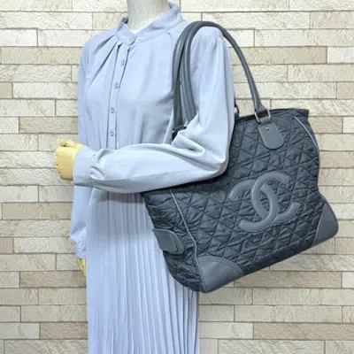 Pre-owned Chanel Gray Nylon Leather Tote Bag ()