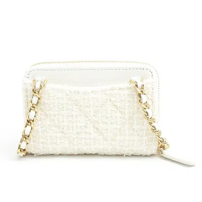 Pre-owned Chanel Matelasse White Tweed Shoulder Bag ()