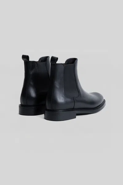 Robert Barakett Nolan Chelsea Boot In Black