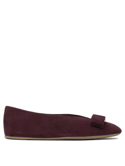 Ferragamo Bow Detail Suede Ballerinas In Burgundy