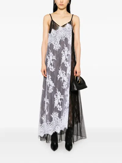 分层式无袖连衣裙