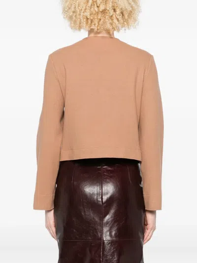 贴袋披风式夹克