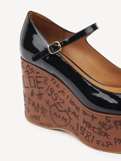 Chloé Maxime Patent Leather Platform Wedge Sandals In Black