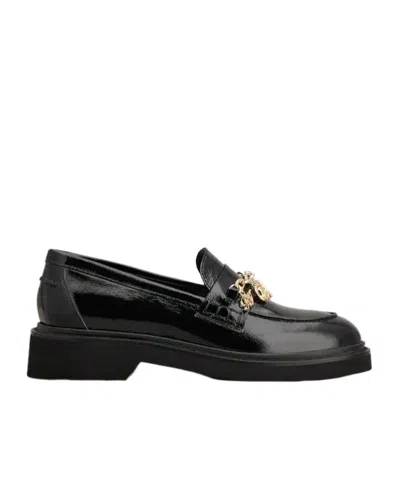 Roger Vivier Women Black Leather Loafers In Black