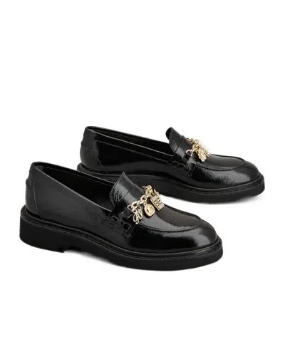 Roger Vivier Women Black Leather Loafers In Black