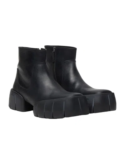 Diesel D-tex-oiled Leather Ankle Boots With Split Sole In Black