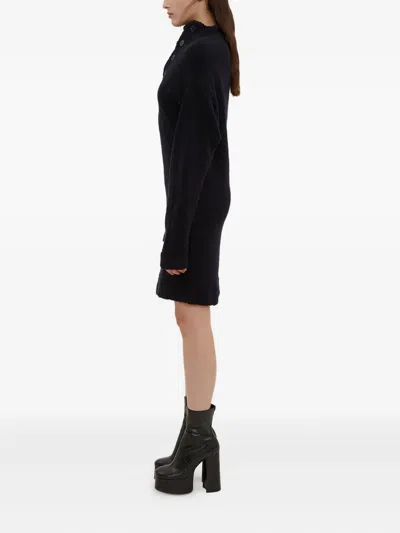 不对称高领毛衣式连衣裙