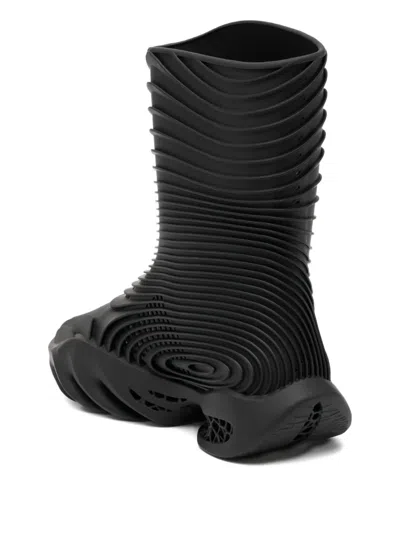 Aliveform Stratum Fang Boots In Multi