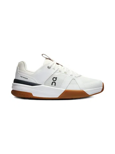 On The Roger Clubhouse Pro Youth Sneakers In White