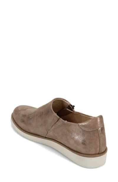 Vaneli Quill Flat In Brown