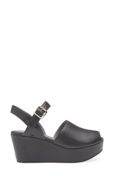 Chocolat Blu Wagga Platform Wedge Sandal In Black