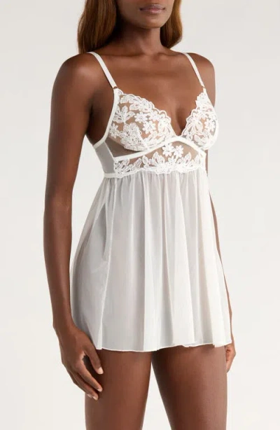 Kilo Brava Lace & Mesh Babydoll Chemise In White