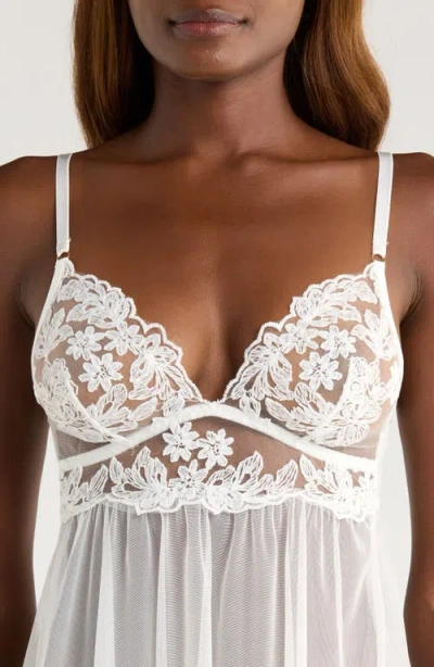 Kilo Brava Lace & Mesh Babydoll Chemise In White