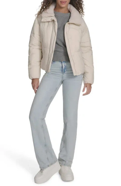 Levi's Women's Regular Western Puffer Jacket In White