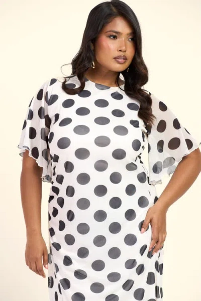 Fashion-szn Curve Large Polka Dot Ruched Side Maxi Dress In Sand