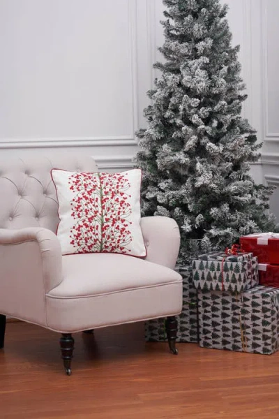 C & F Home C&f Home Christmas Berries Printed Throw Pillow, 18" X 18" In White