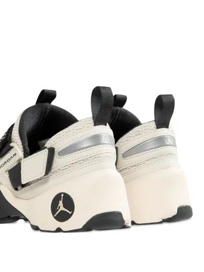 Jordan Trunner Lx Sneaker In Multi