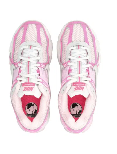 Nike Wmns Zoom Vomero 5 Sneakers In Pink
